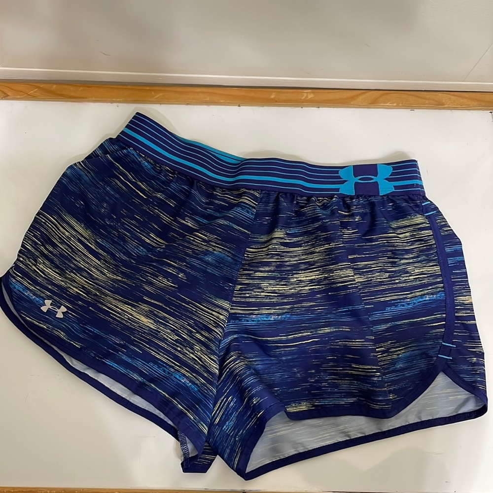 Women’s Under Armour running shorts size‎ small